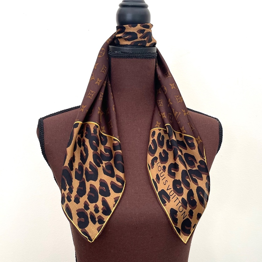 New Louis Vuitton Scarf Leopard Print Monogram Flower Silk Wrap - Picture 12 of 16